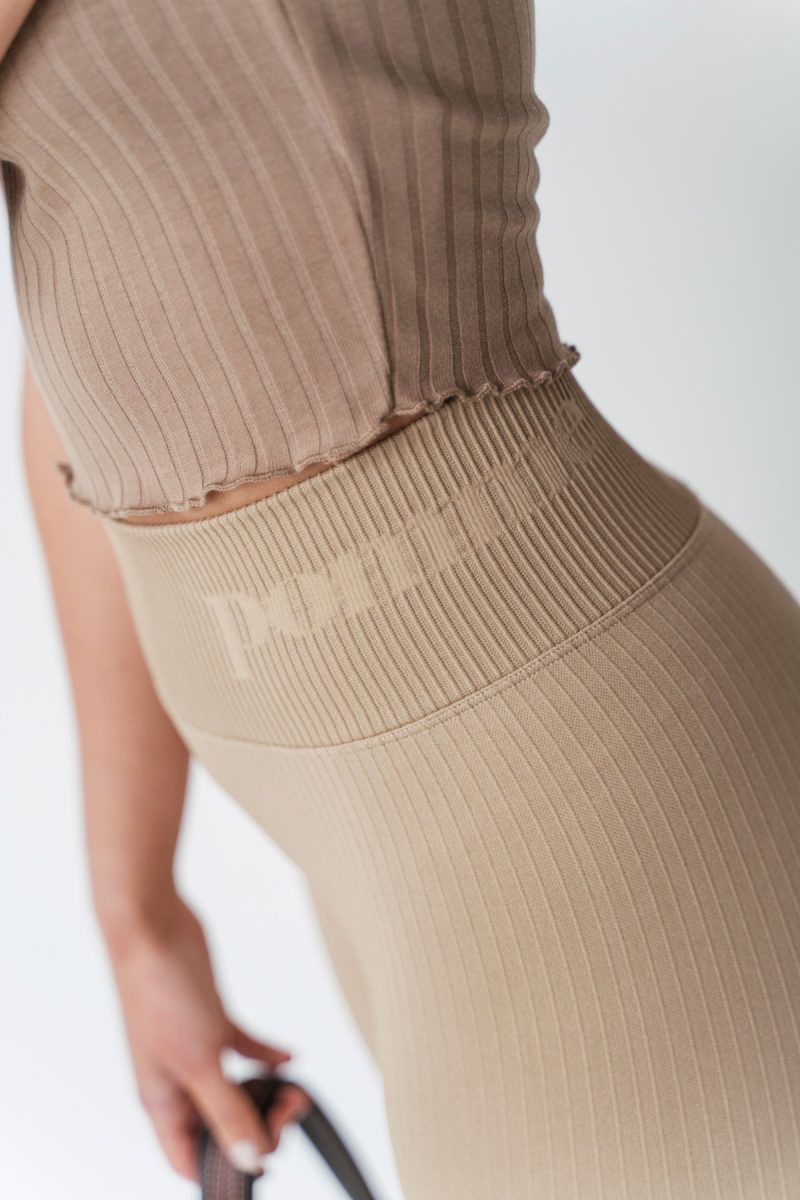 Wendy_Beige_Seamless_Rib_Riding_Leggings_Seat_Grip_10