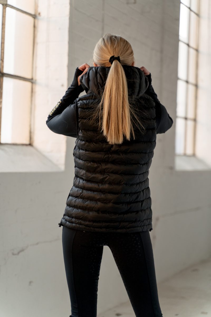 Pomme_Ingrid_Riding_Vest_Black_2