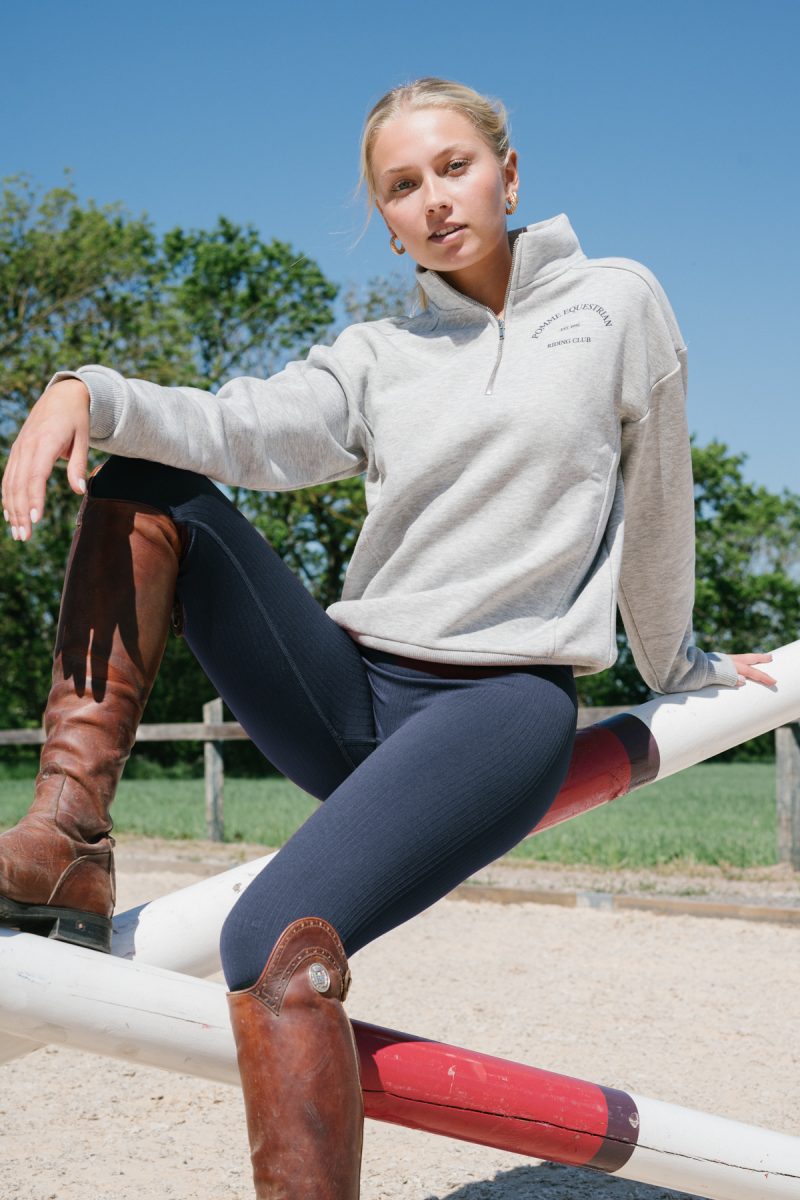 Wendy_NavySeamless_Rib_Riding_Leggings_4