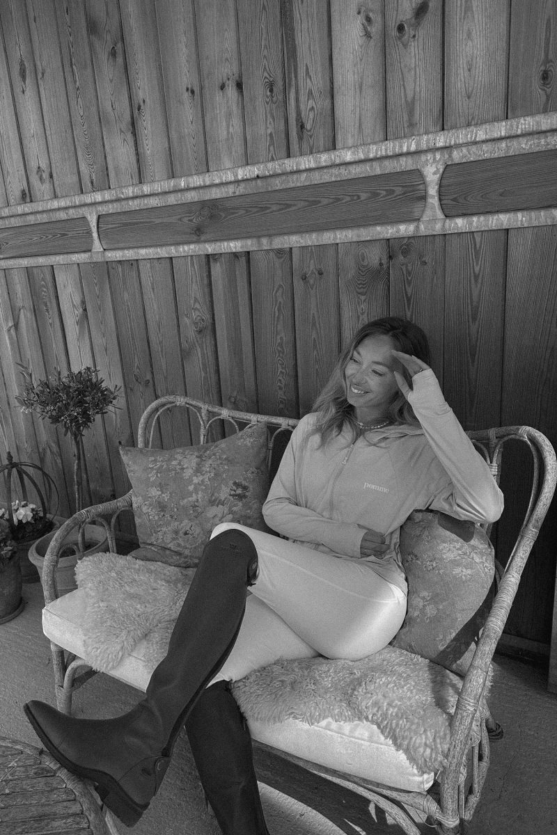 Pomme_Clara_Cobblestone_1