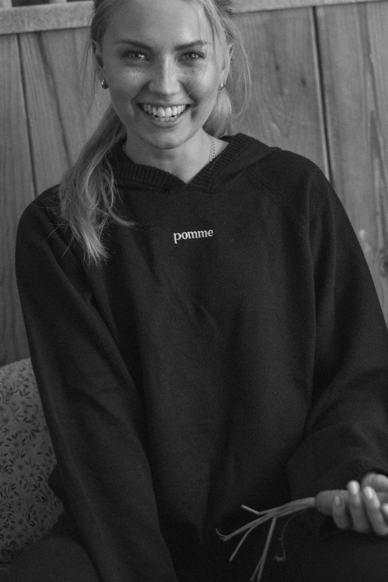 Pomme Corinne, Black 2-2
